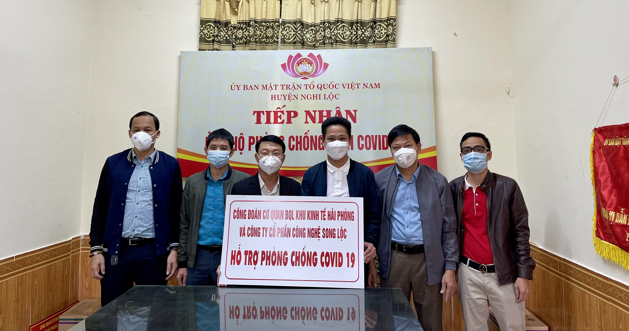 Ủng hộ phòng chống dịch Covid 19 cho UBMTTQ huyện Nghi Lộc